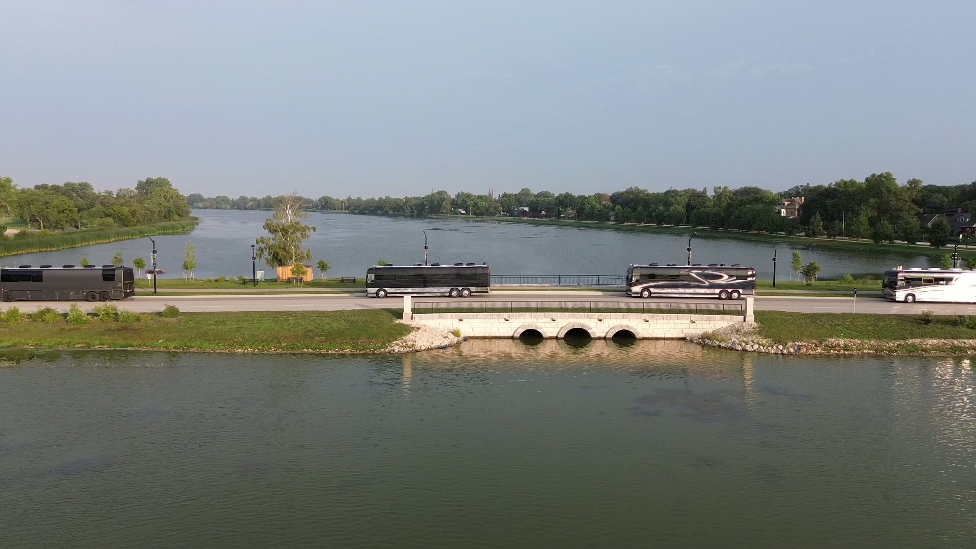 Prairie Entertainer Prevost coaches on tour